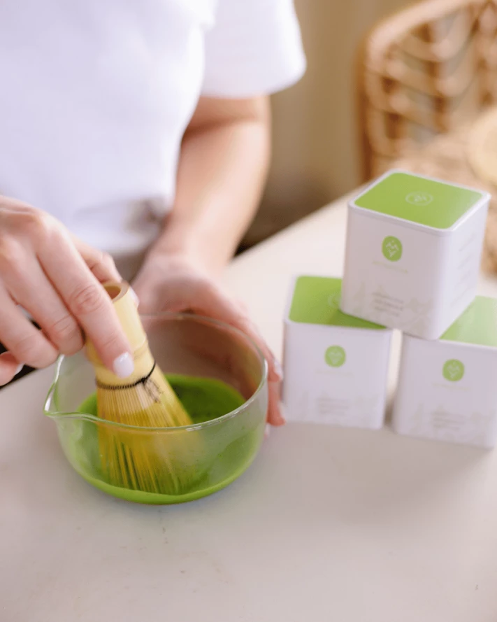 czarka z dziubkiem do matchy