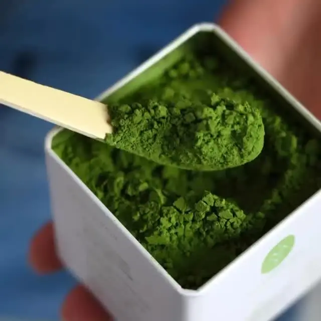 Kilka spokojnych ruchów, odrobina uważności i moment tylko dla siebie 🍵 Czasem tak wygląda dobry początek dnia. Matcha…